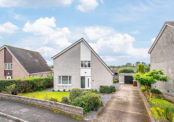 3 Bedroom Detached House For Sale In Woodlands Drive, Crossford, KY12