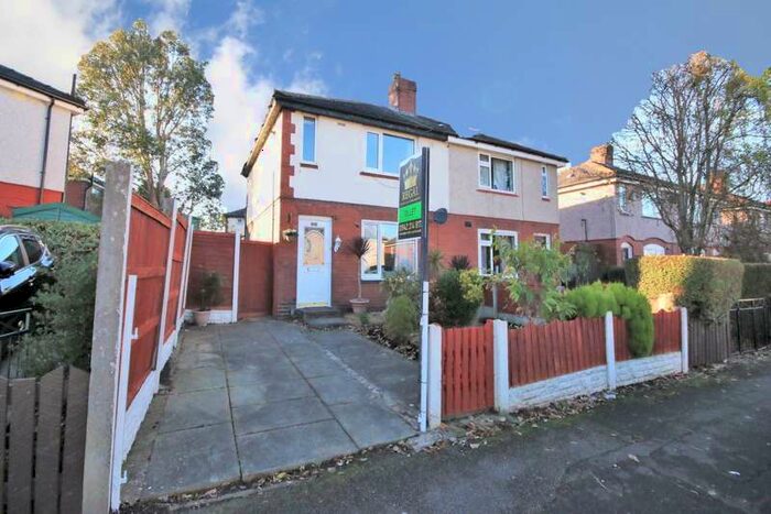 3 Bedroom Semi-Detached House To Rent In Heather Grove, Wigan, WN5