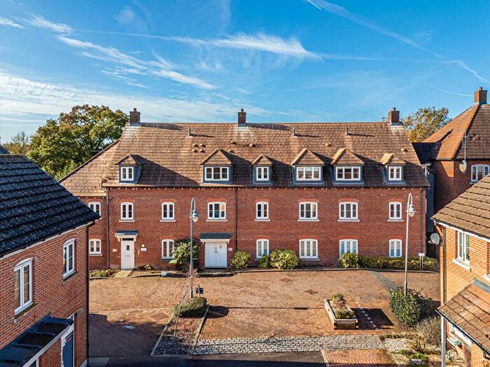 2 Bedroom Apartment For Sale In Avian Avenue, Curo Park, St. Albans, Hertfordshire, AL2
