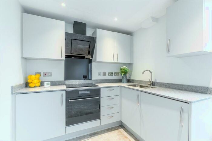 1 Bedroom Apartment To Rent In Wick Lane, Christchurch, BH23