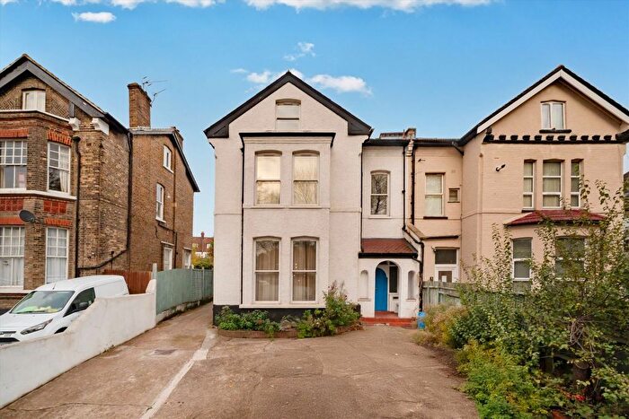 2 Bedroom Flat For Sale In Shoot Up Hill, London, NW2