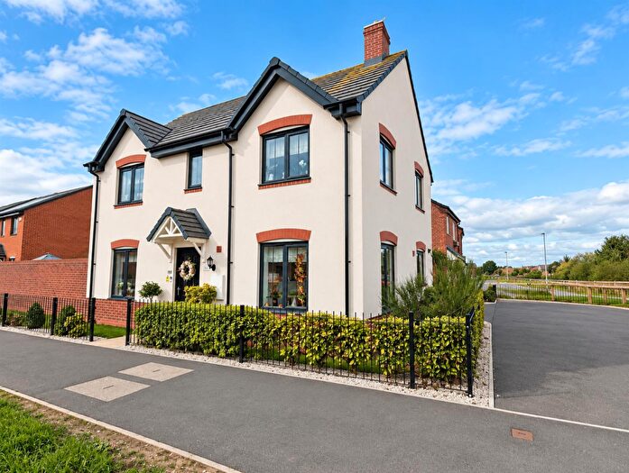 3 Bedroom Detached House For Sale In Hayloft Way, Meadow Green, Nuneaton, CV11