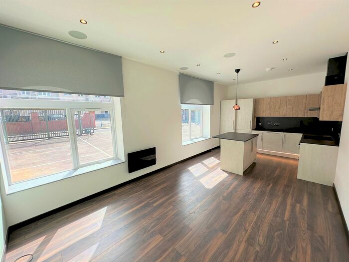 1 Bedroom Flat To Rent In Silvester Street, Hull, HU1