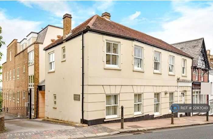 3 Bedroom Flat To Rent In Chiltern House, Harrow On The Hill, HA1