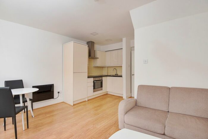 1 Bedroom Flat To Rent In Earls Court Road, London, SW5