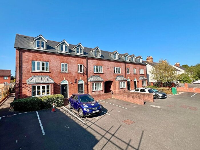 2 Bedroom Flat For Sale In Bindon Road, Taunton, TA2