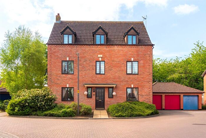 5 Bedroom Detached House For Sale In Darby Close, Shenley Lodge, Milton Keynes, Buckinghamshire, MK5