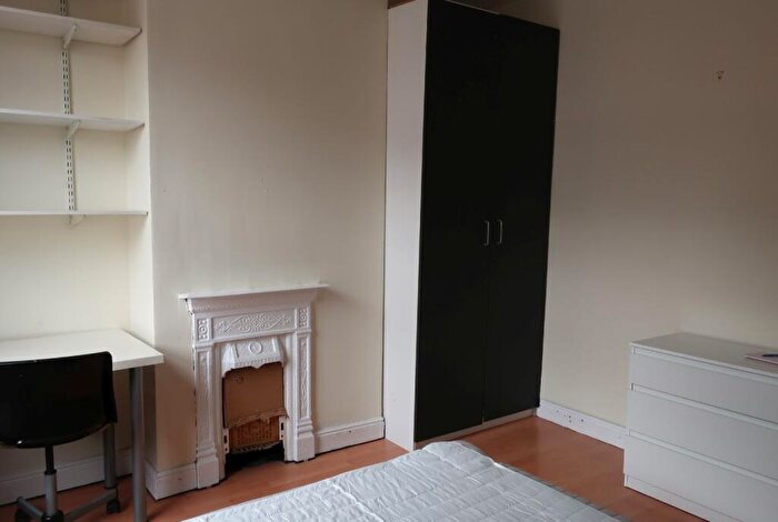 3 Bedroom House To Rent In Teignmouth Road, Selly Oak, Birmingham, West Midlands, B29