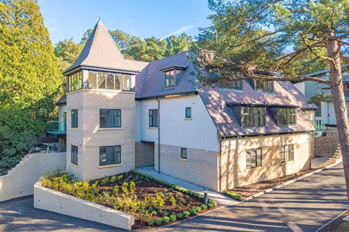 3 Bedroom Apartment For Sale In Lilliput Road, Canford Cliffs, BH14