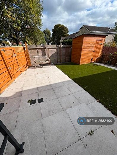 2 Bedroom Flat To Rent In Gyle Park Gardens, Edinburgh, EH12
