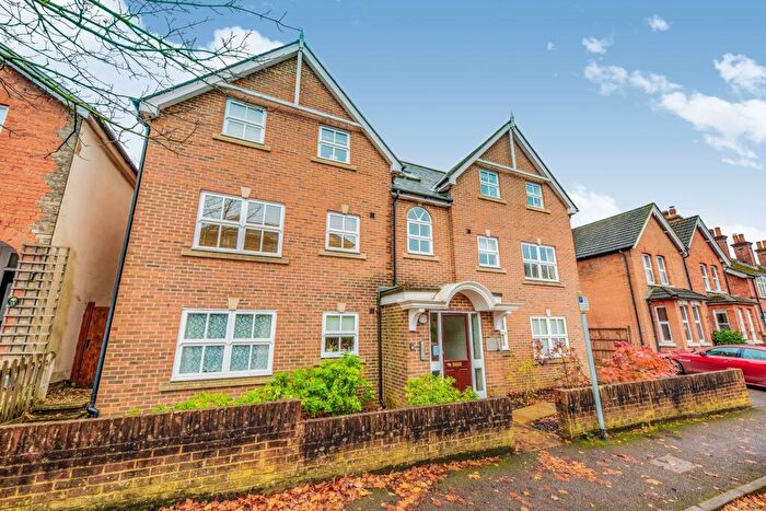 2 Bedroom Flat To Rent In William Court, Farnborough, GU14
