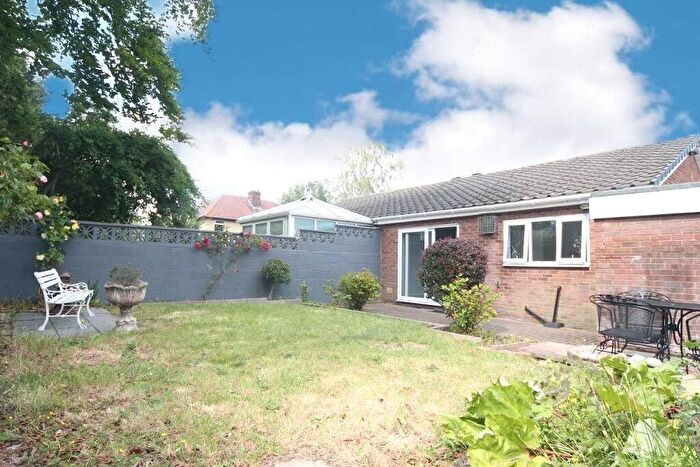 2 Bedroom Bungalow To Rent In Watergate Way, Woolton, Liverpool, Merseyside, L25