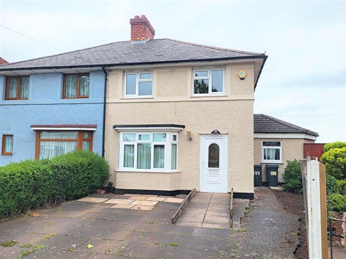 4 Bedroom Semi-Detached House To Rent In Hawthorn Road, Birmingham, West Midlands, B44