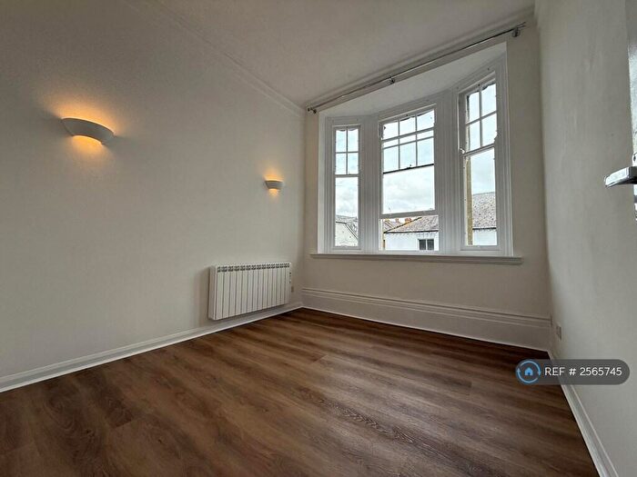 2 Bedroom Flat To Rent In Broad Street, Banbury, OX16