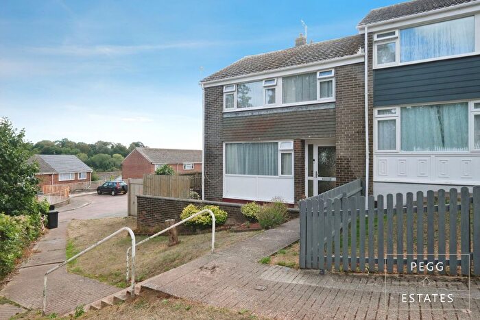 3 Bedroom End Of Terrace House For Sale In Lichfield Avenue, Torquay, TQ2