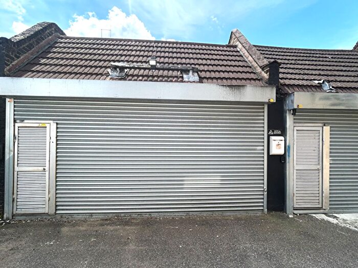 Garage / Parking To Rent In Rear Garage, Forest Road, Walthamstow, E17