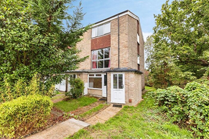 2 Bedroom Maisonette For Sale In Hillbrow, Reading, RG2