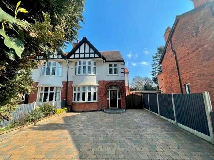 4 Bedroom Semi-Detached House To Rent In Park Road, Beeston, NG9