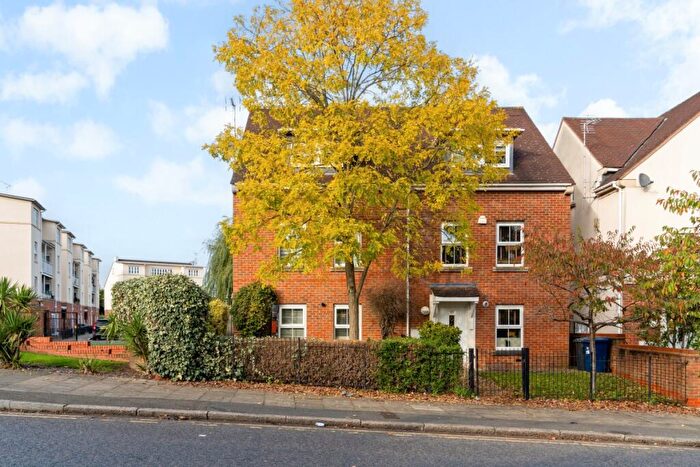 4 Bedroom House To Rent In Russell Lane London, N20