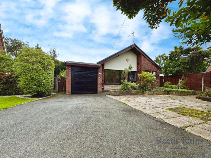 3 Bedroom Detached House For Sale In Willow Close, Hoghton, Preston, Lancashire, PR5