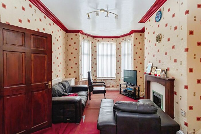 3 Bedroom Terraced House For Sale In Clitheroe Road, Manchester, Greater Manchester, M13