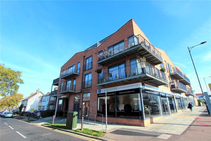 2 Bedroom Apartment To Rent In London Road, Leigh-on-Sea, Essex, SS9