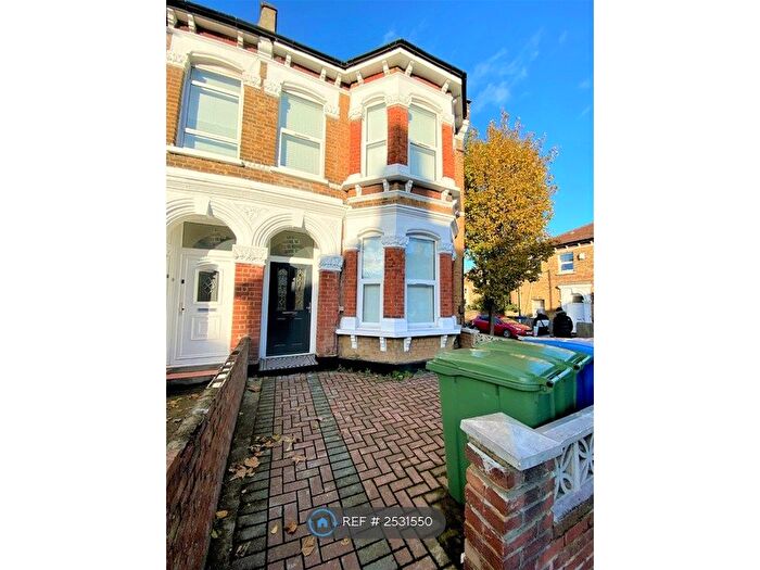 Studio To Rent In East Dulwich Grove, London, SE22