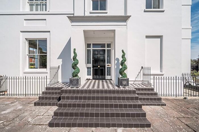4 Bedroom Property For Sale In Uxbridge House, Wakefield Place, Alverstoke, PO12
