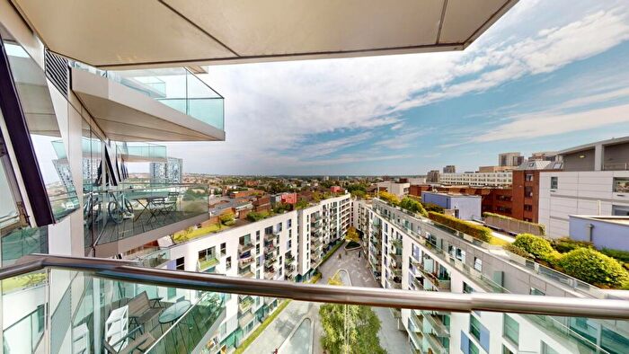 2 Bedroom Apartment To Rent In Tennyson Apartments, Saffron Central Square, Croydon, CR0