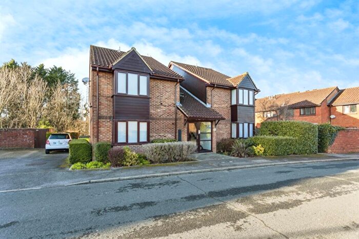 Studio For Sale In Newbridge Close, Broadbridge Heath, Horsham, RH12