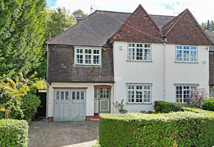 4 Bedroom Semi-detached House For Sale In Deansway, Hampstead Garden Suburb, N2
