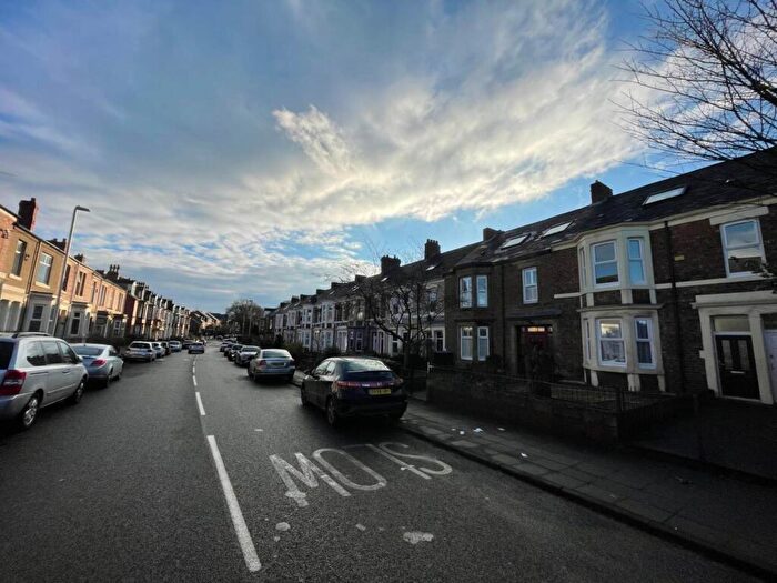 4 Bedroom Maisonette To Rent In Avenue Road, Gateshead, NE8