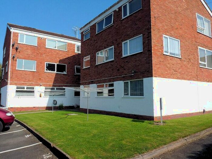 2 Bedroom Flat To Rent In Stour Close, Halesowen, B63