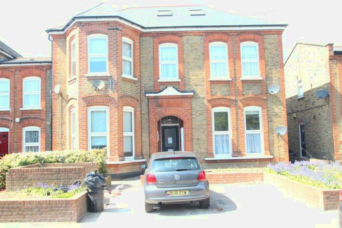Studio To Rent In Eastwood Road, Goodmayes, Ilford, IG3