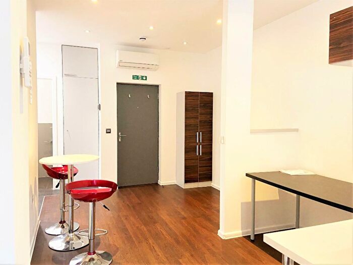 Studio To Rent In Guildford Park Road, Guildford, GU2