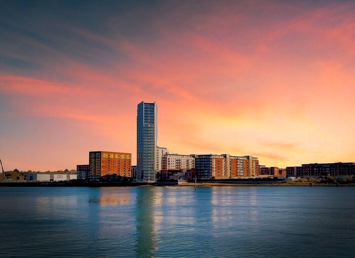 1 Bedroom Apartment To Rent In Centenary Plaza, Southampton, SO19