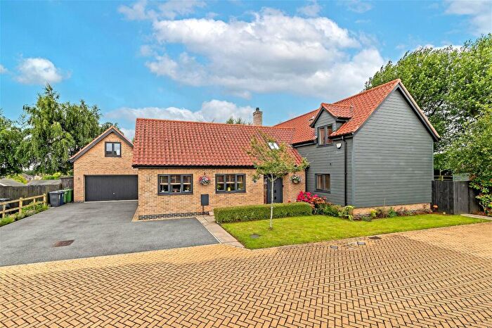 5 Bedroom Detached House For Sale In Stubbs Oak, Gamlingay, Sandy, Bedfordshire, SG19
