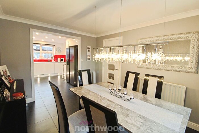 4 Bedroom Detached House For Sale In Wainscot Place, Skellow, Doncaster, DN6