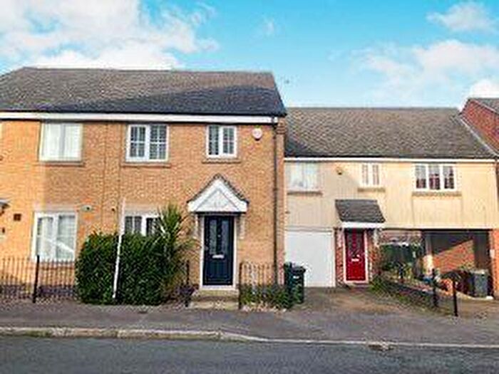 3 Bedroom Semi-Detached House To Rent In Chedington Avenue, Mapperley, Mapperley, Nottingham, NG3