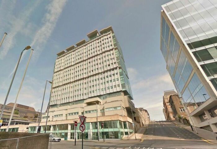 2 Bedroom Flat To Rent In Bright Two Double Bed, Bothwell St, G2