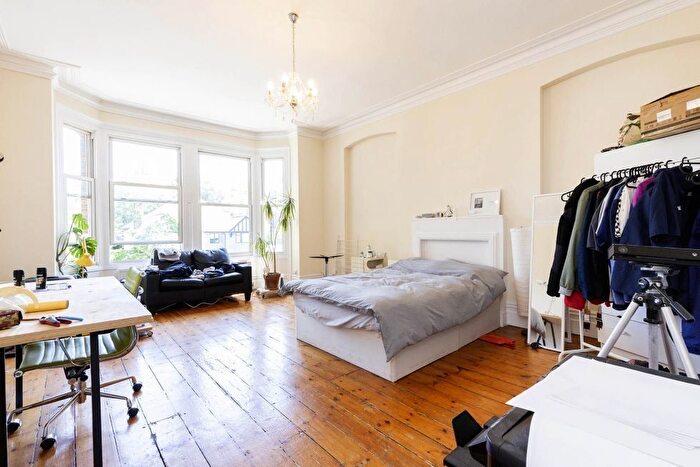 4 Bedroom Flat To Rent In Finchley Road, Hampstead, NW3