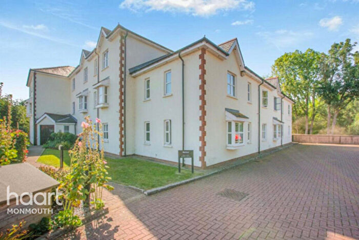 1 Bedroom Flat For Sale In Monnow Street, Monmouth, NP25