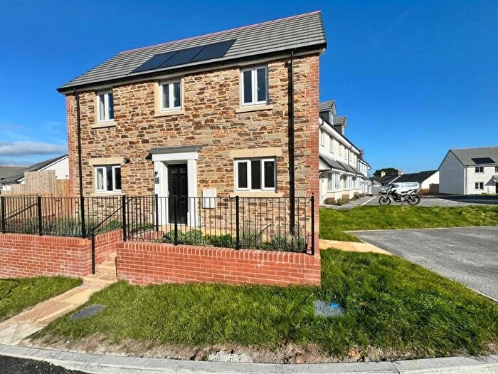 3 Bedroom Detached House For Sale In Higher Trewiddle, St. Austell, PL25