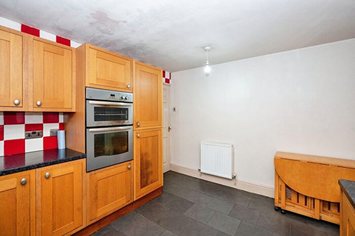 2 Bedroom Bungalow For Sale In Burnham Close, Penketh, Warrington, Cheshire, WA5