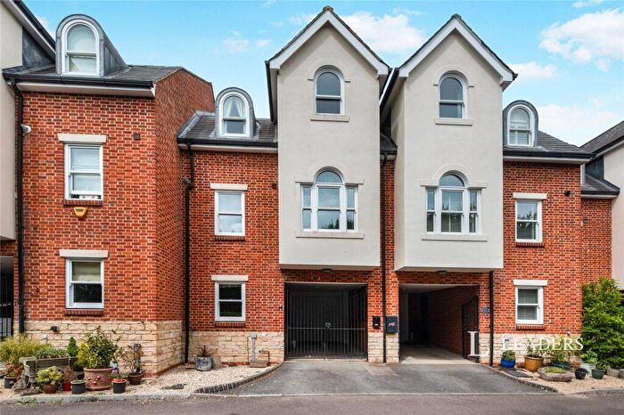 3 Bedroom Semi-Detached House To Rent In Sandmartin Close, Buckingham, Buckinghamshire, MK18