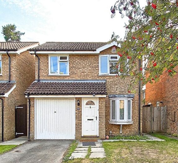 3 Bedroom Detached House To Rent In Southern Way, Farnham, GU9