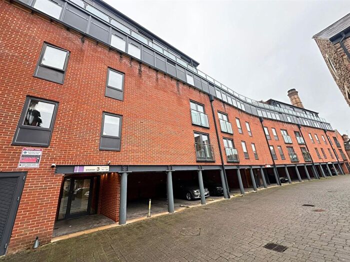2 Bedroom Flat To Rent In St. Thomas Street, Oxford, OX1