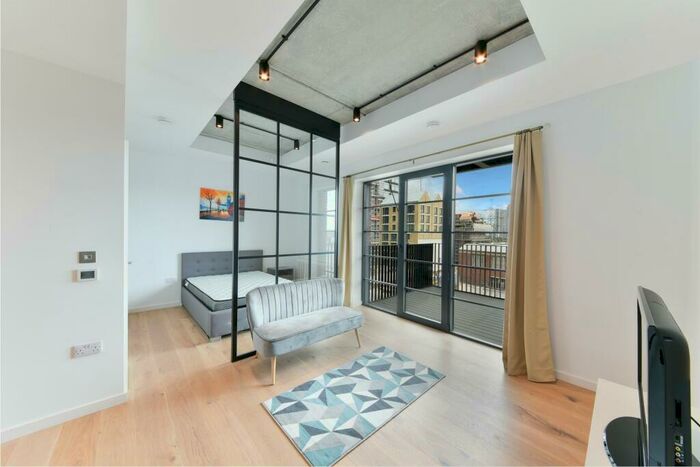 Apartment To Rent In Agar House, Goodluck Hope, London, E14