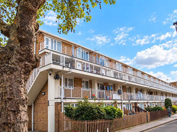 1 Bedroom Flat To Rent In Cadbury Way, London, SE16