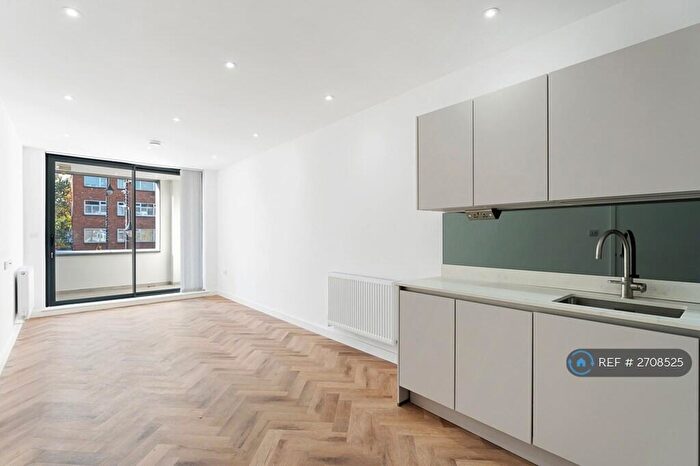 1 Bedroom Flat To Rent In High Street Wanstead, London, E11